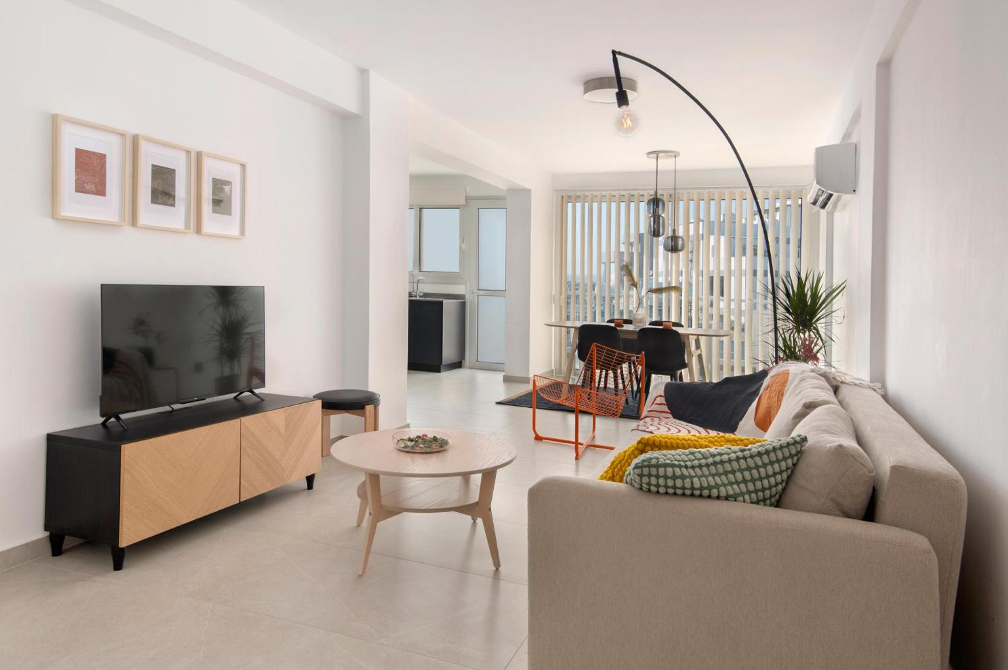 Amazing Two Bedroom Apartment Larnaca Exteriör bild