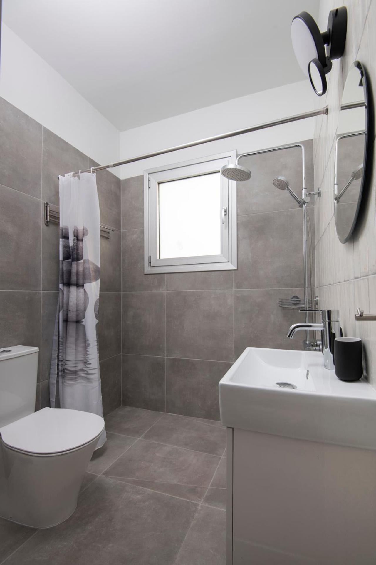 Amazing Two Bedroom Apartment Larnaca Exteriör bild
